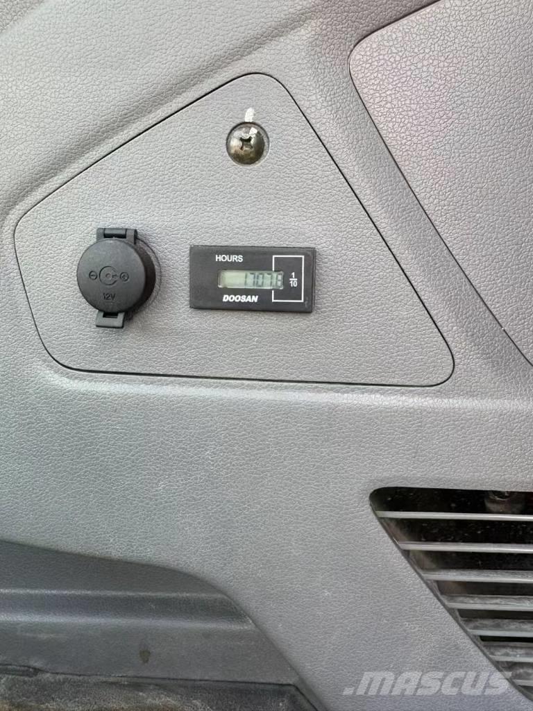 Doosan DX 60 Mini excavators < 7t