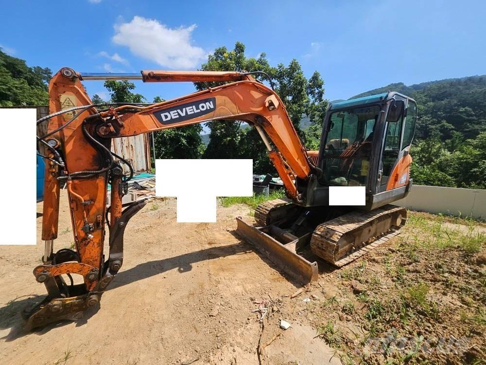 Doosan DX 55 Mini excavators < 7t