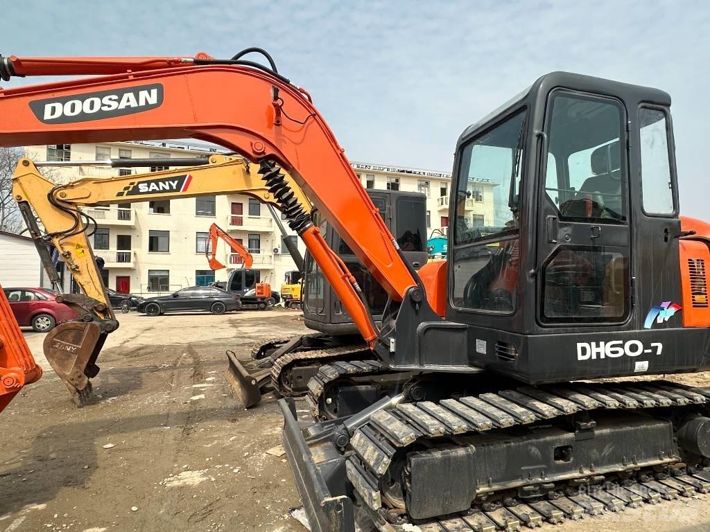 Doosan DH 60 Mini excavators < 7t