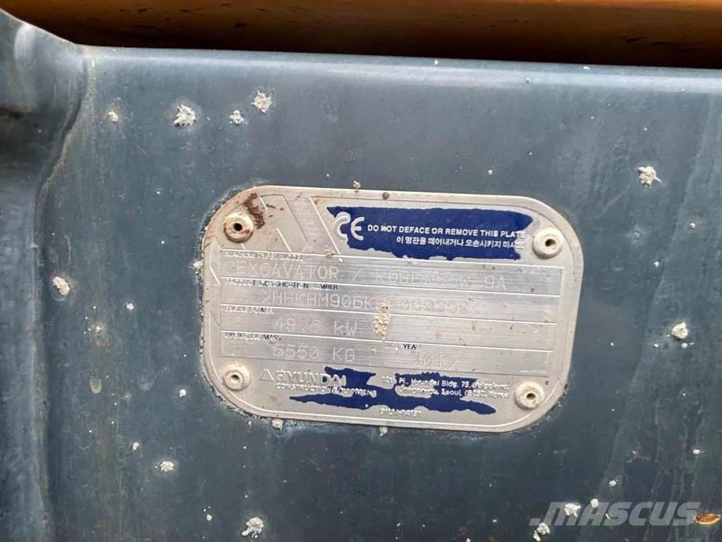 Hyundai R55W-9A Wheeled excavators