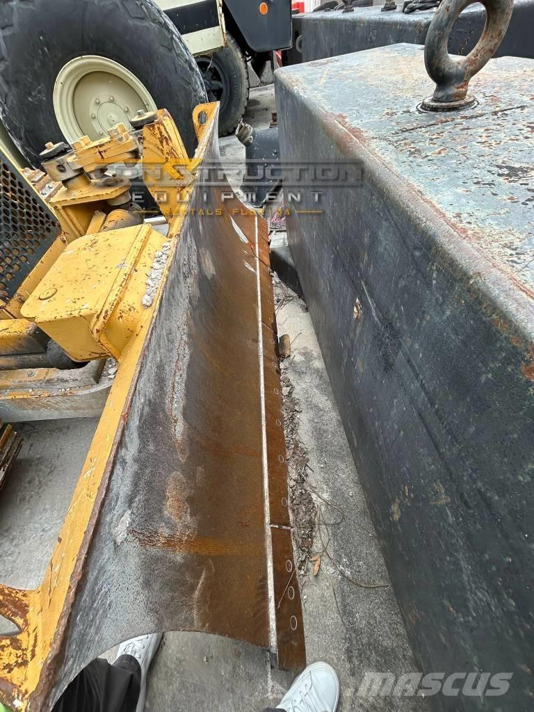 CAT D 3 C III Crawler dozers