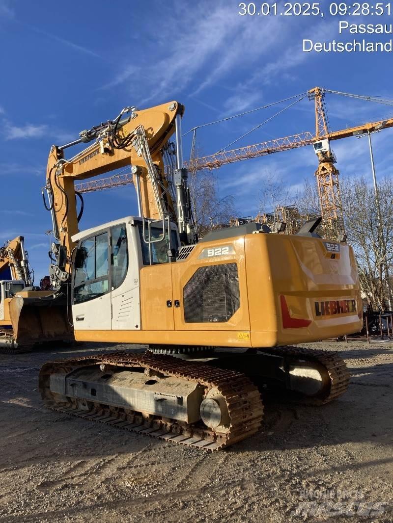 Liebherr R922 Crawler excavators