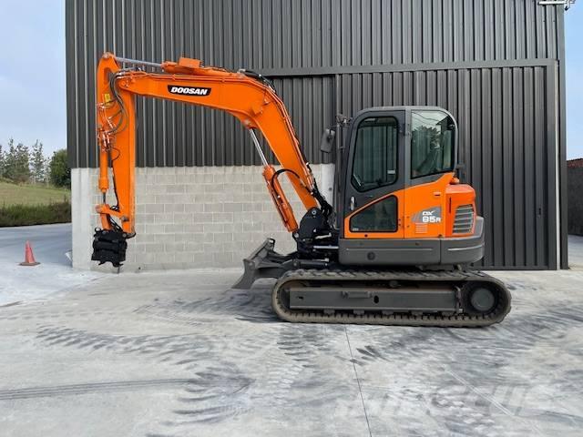 Doosan 85 Midi excavators  7t - 12t