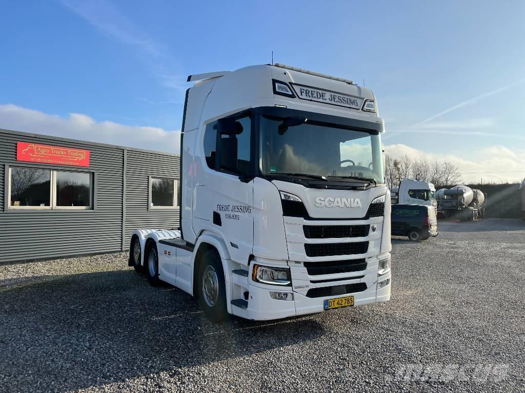 Scania R 560 LA Truck Tractor Units