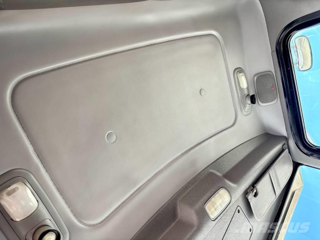 Peterbilt 357 Truck Tractor Units