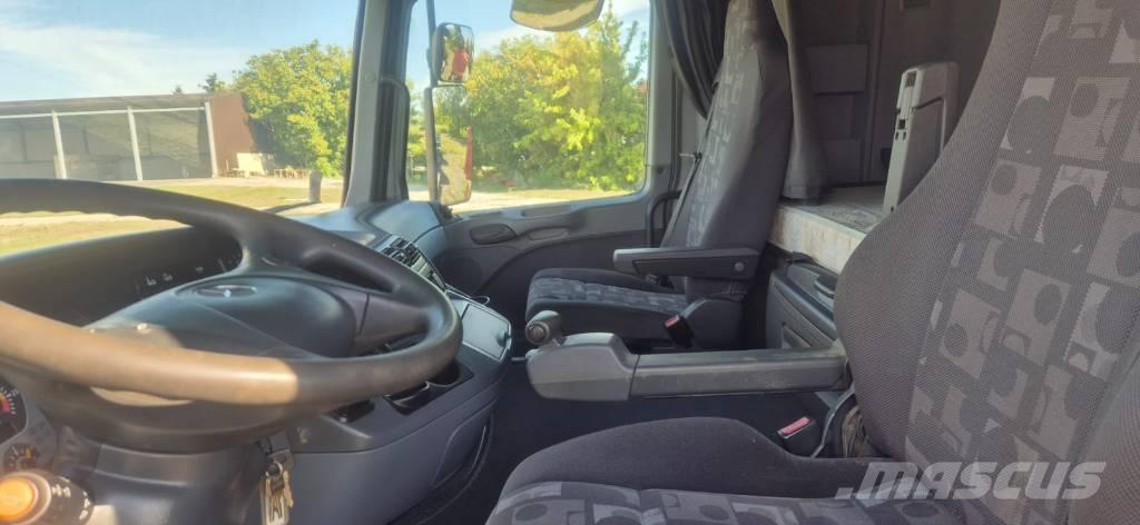 Mercedes-Benz Actros Forest machine transport trucks