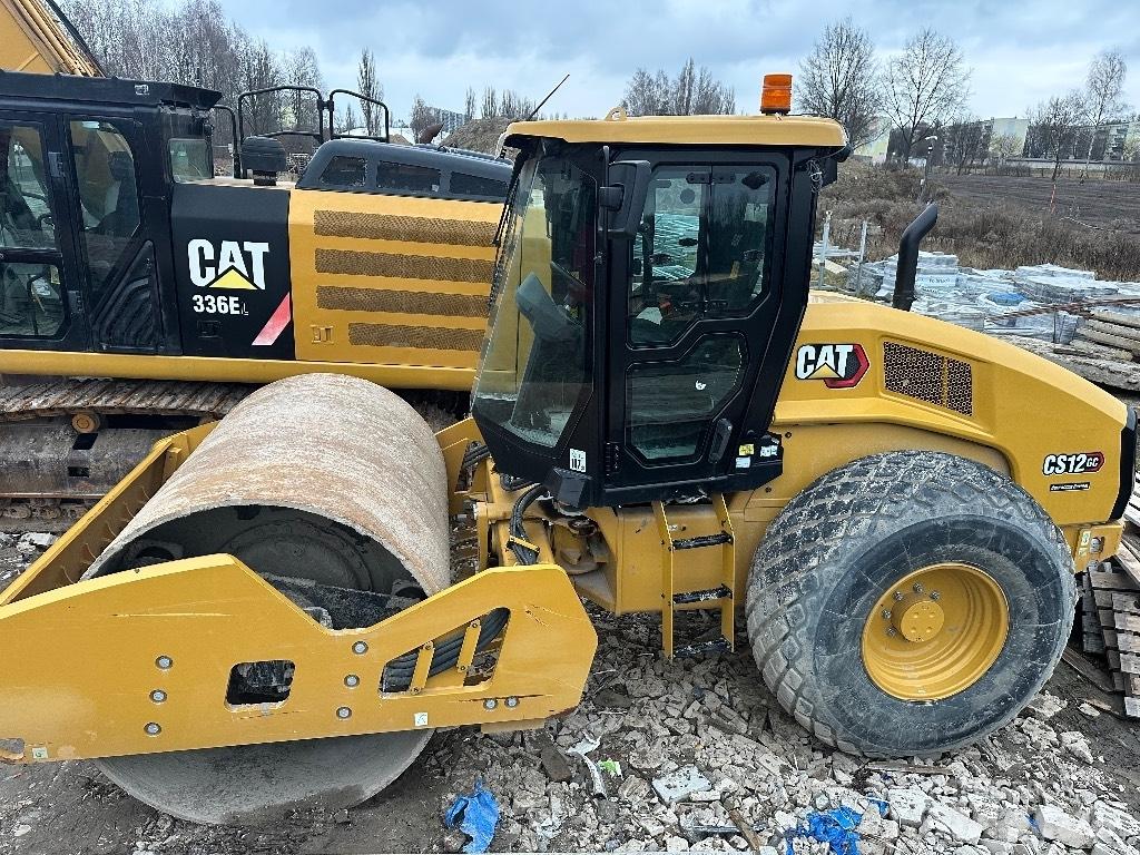 CAT CS 12 GC Single drum rollers