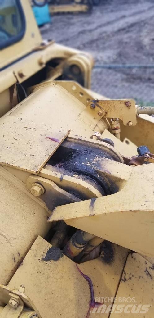 CAT 953 Crawler FEL's