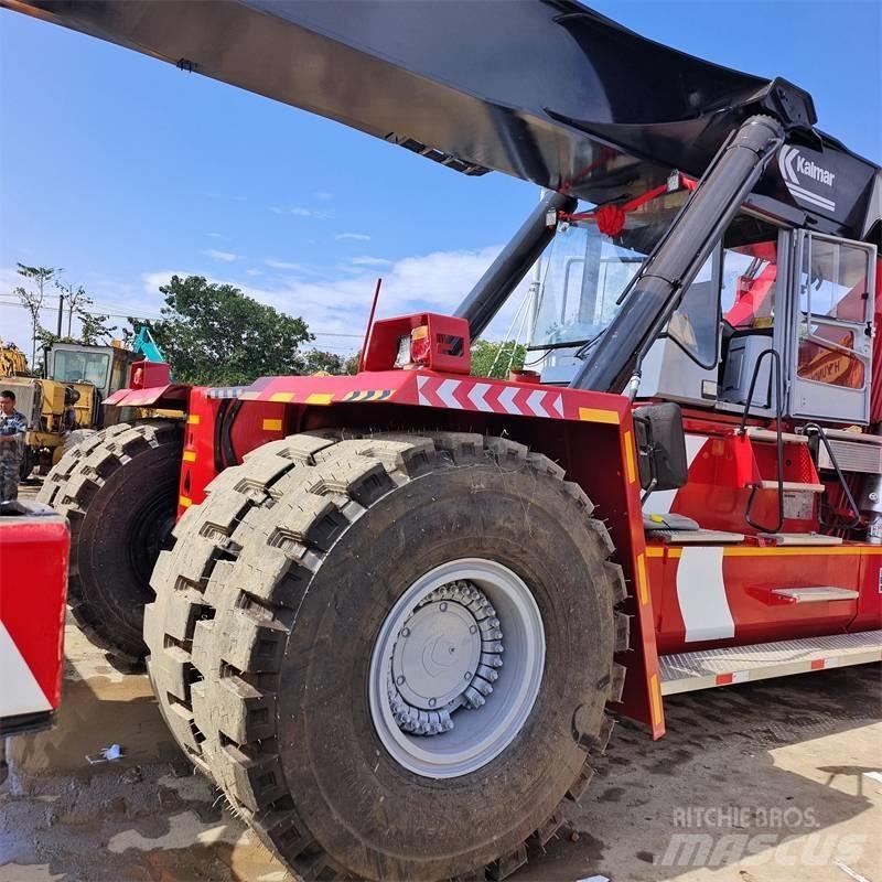 Kalmar DRF 450 Reachstackers
