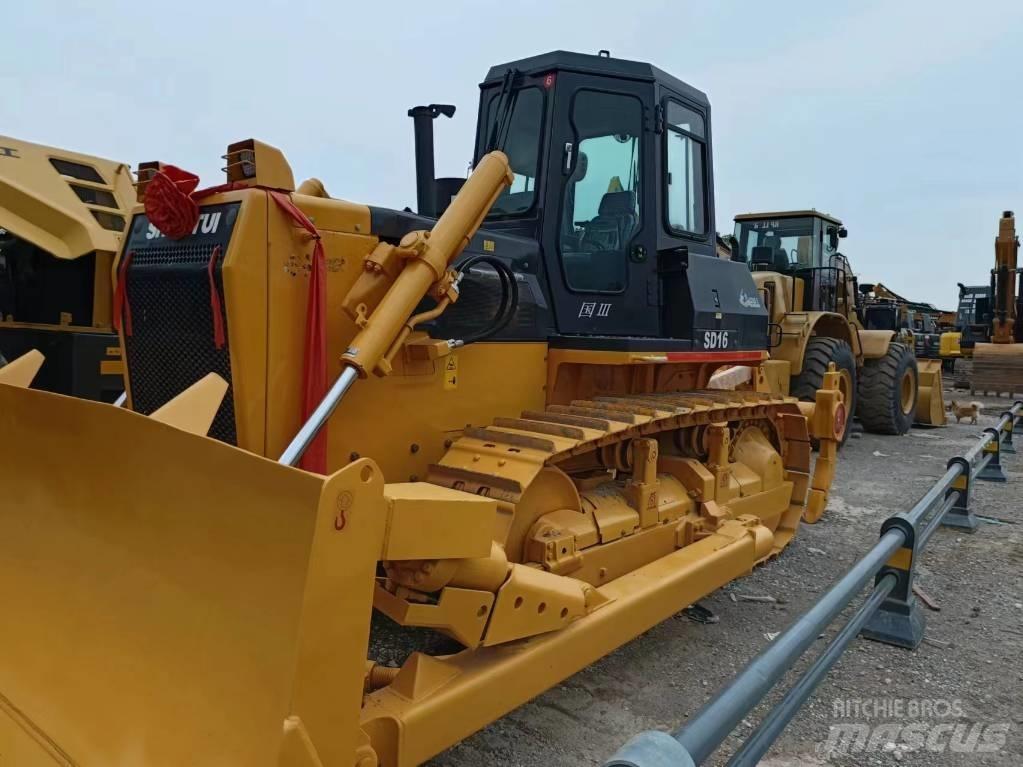 Shantui D16 Crawler dozers