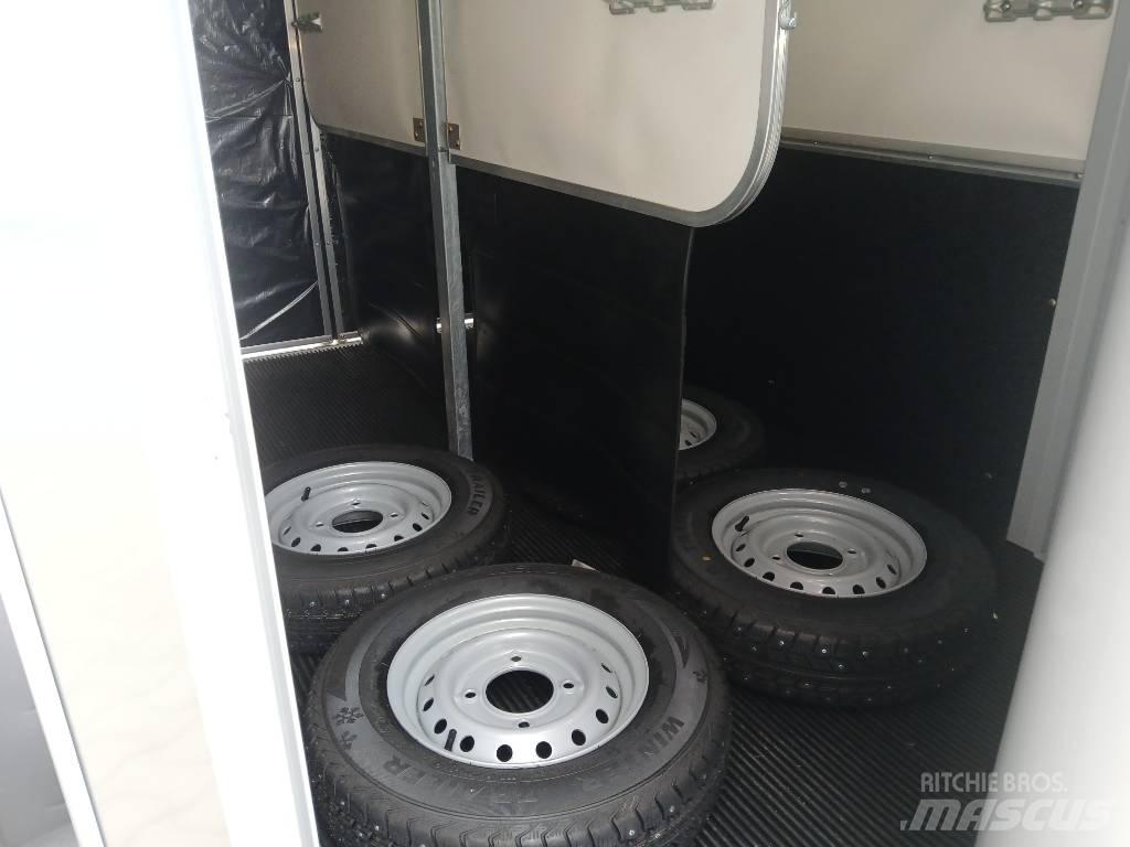  Ifor-Williams HB506 Livestock carrying trailers