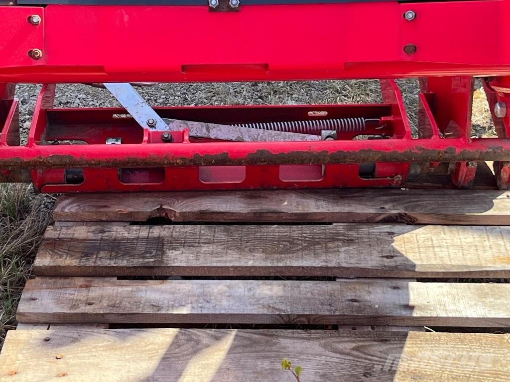 Massey Ferguson 945 FEL`s