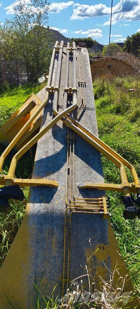 Komatsu PC 600-7K Booms and arms