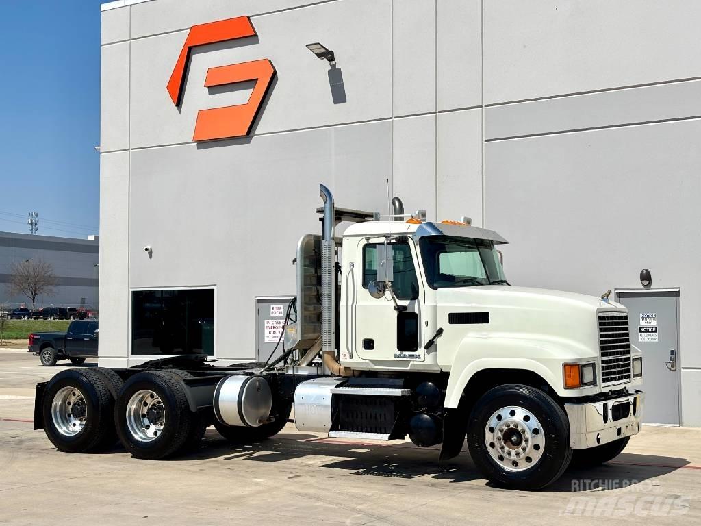 Mack CHU 613 Truck Tractor Units