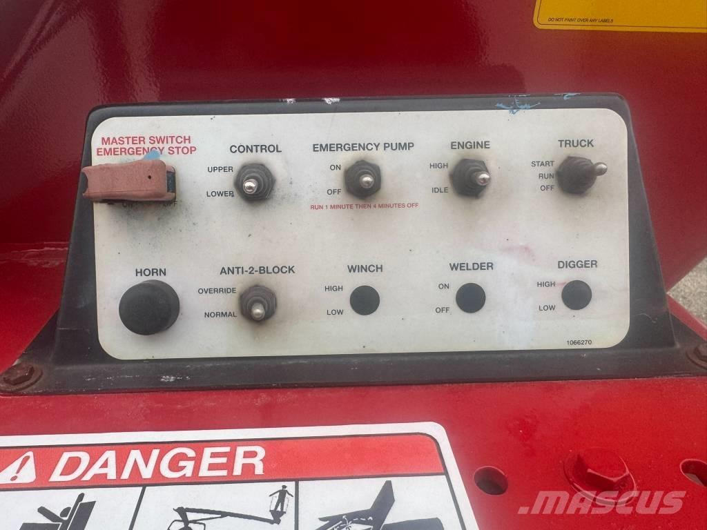 Elliott L60R Crane trucks