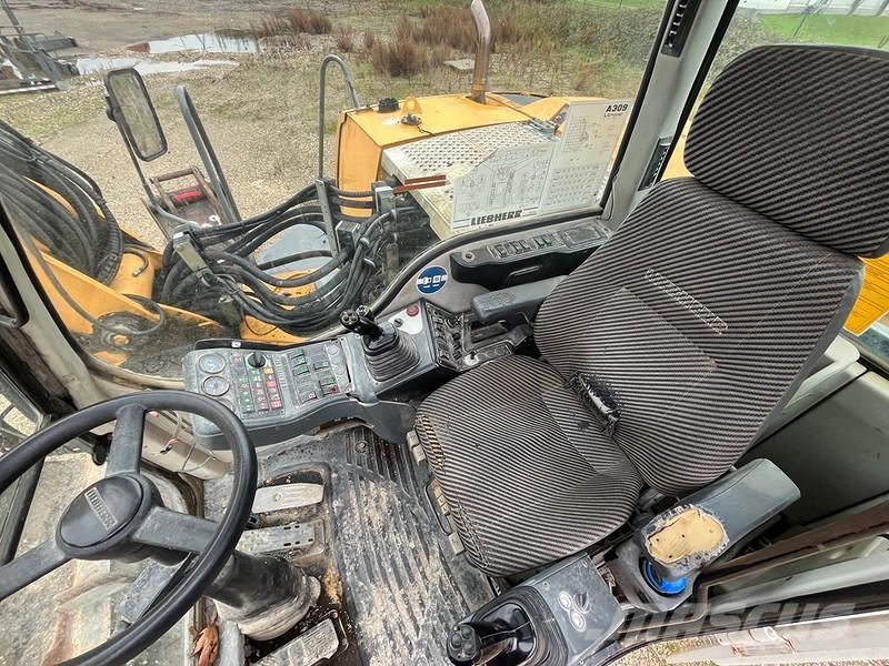 Liebherr A309 Wheeled excavators