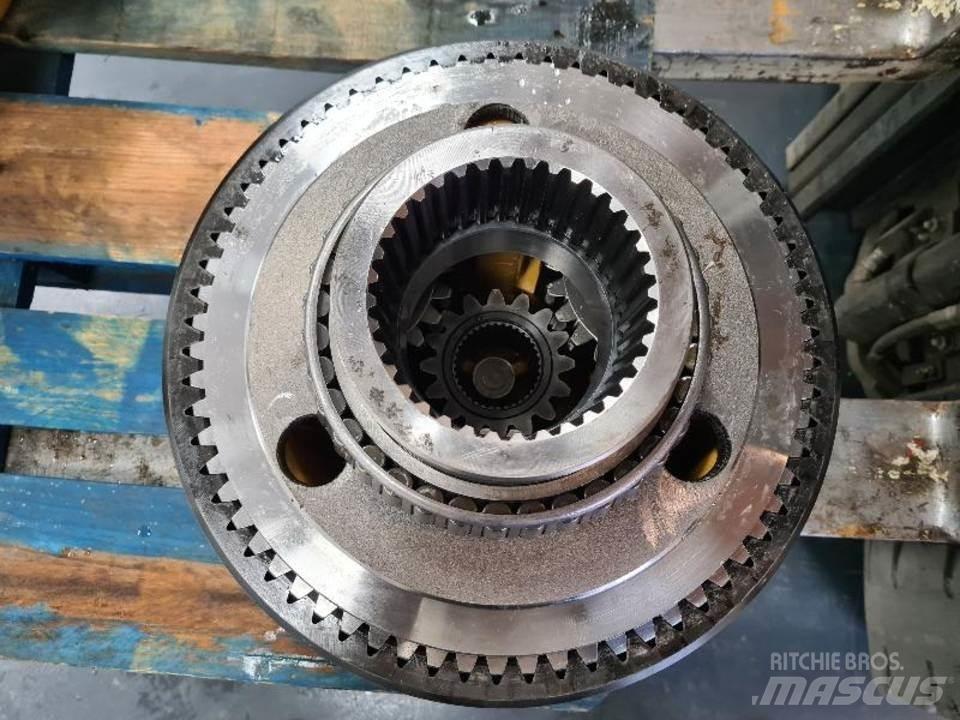 CAT 735 Transmission