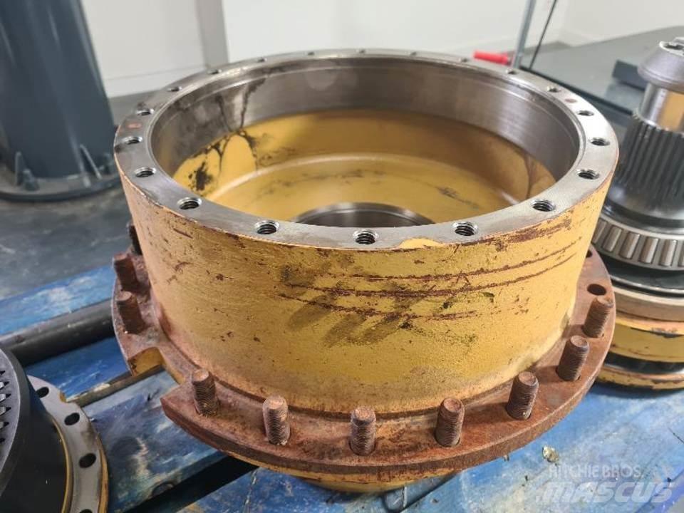 CAT 735 Transmission
