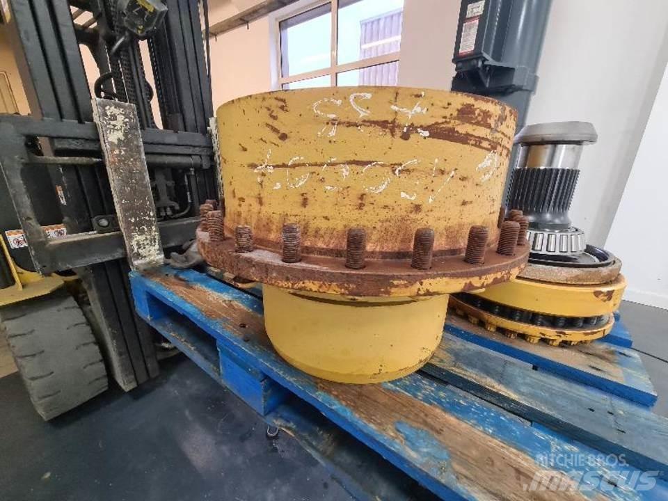 CAT 735 Transmission