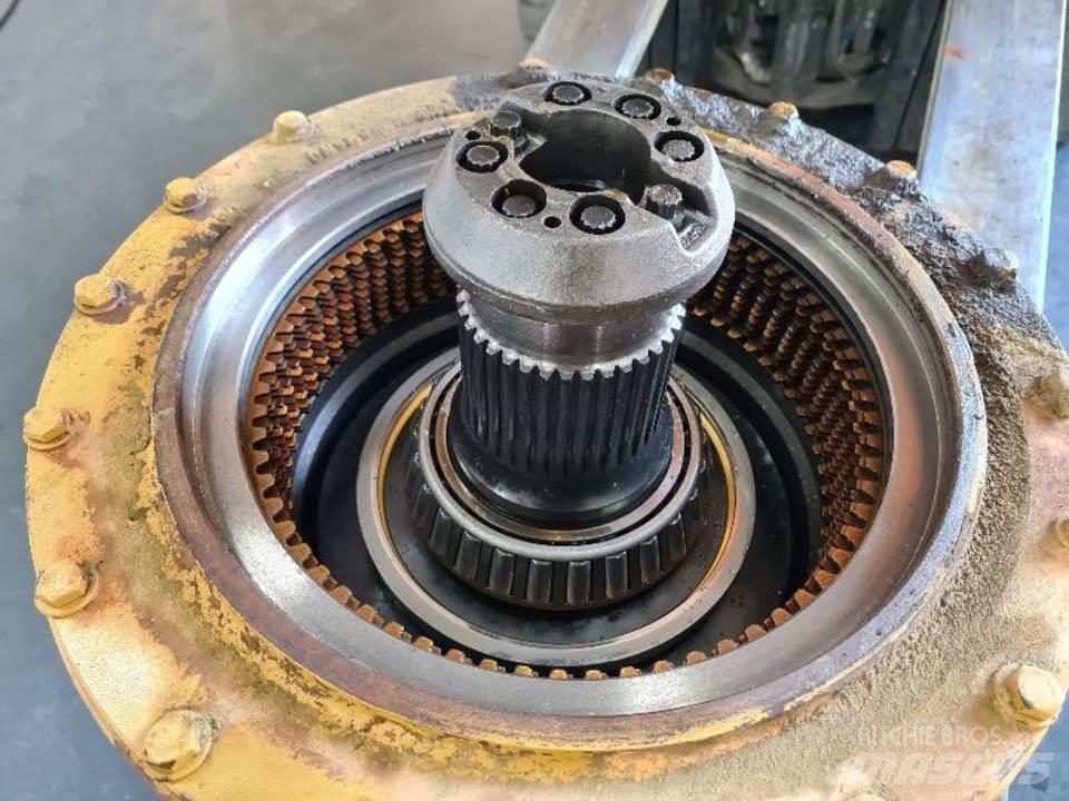 CAT 735 Transmission