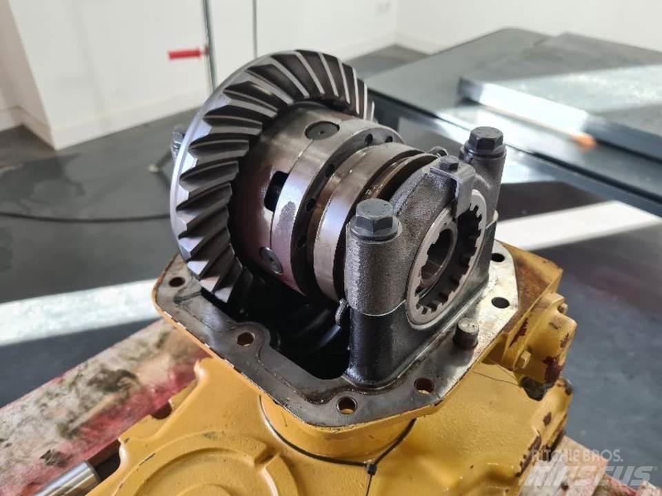 CAT 906H Transmission