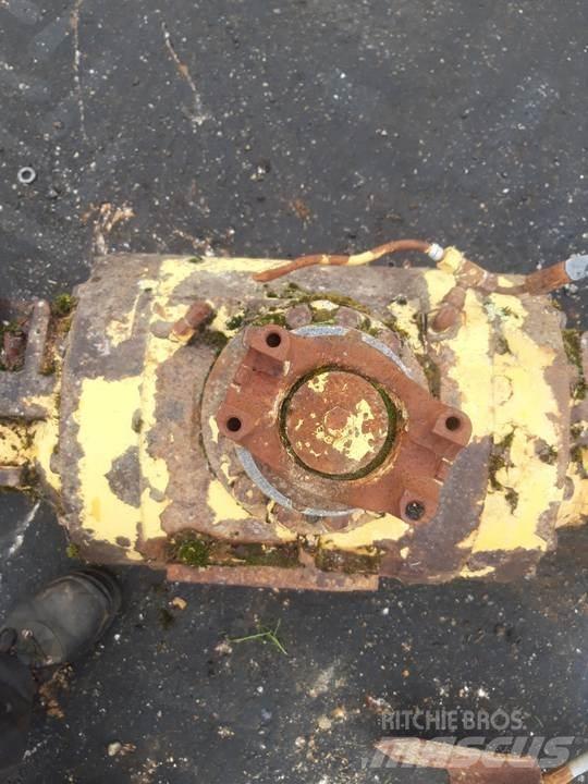 CAT 928F Transmission