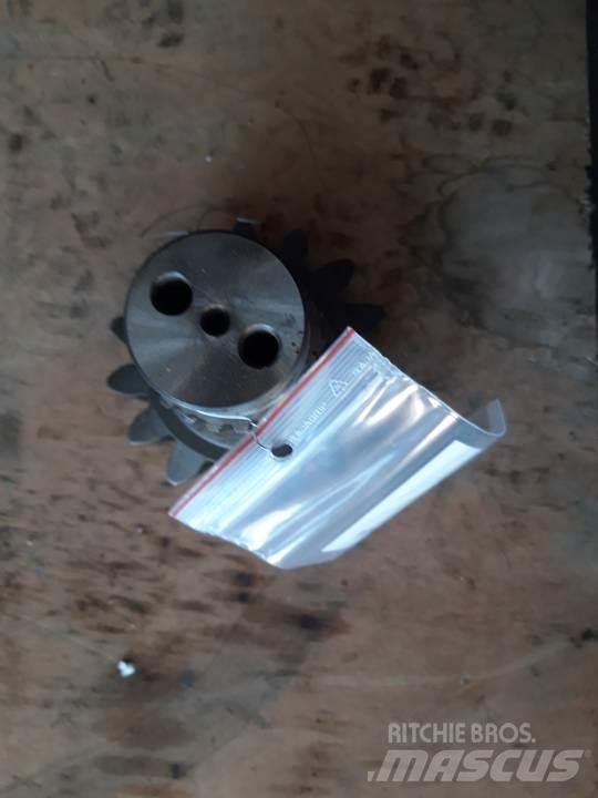 CAT D7F Transmission