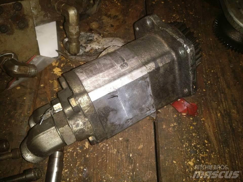 CAT M312 Hydraulics