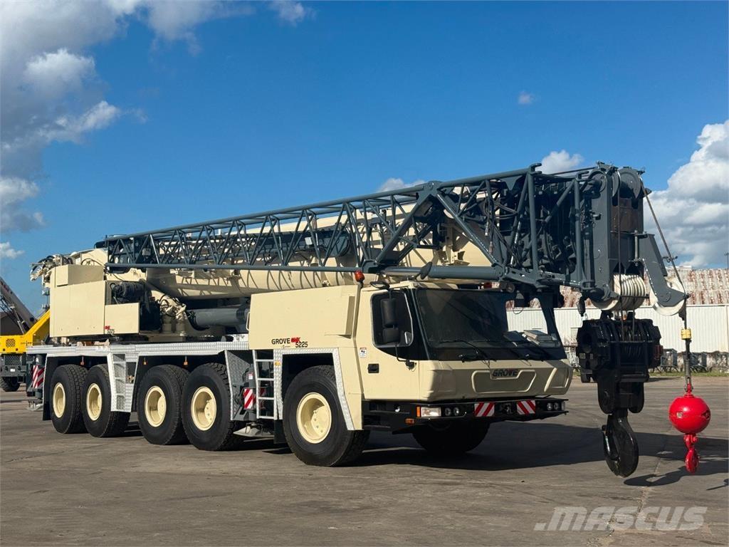 Grove GMK5225 All terrain cranes