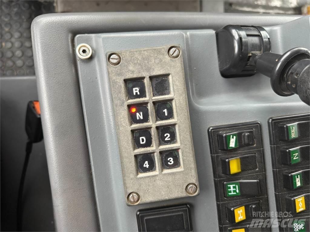 Grove GMK5240 All terrain cranes