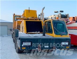 Link-Belt HTC-8690 All terrain cranes