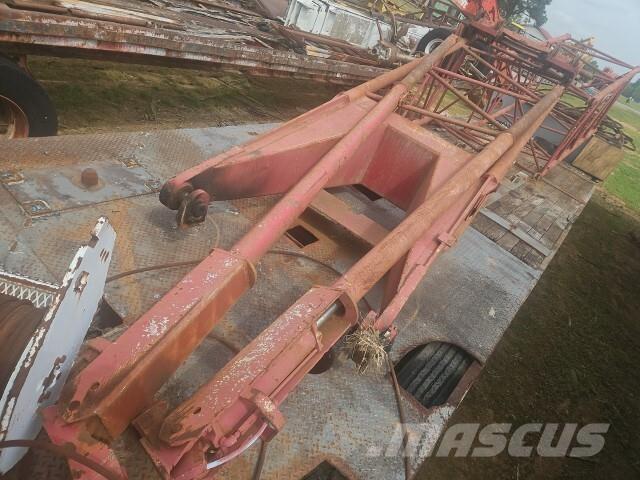 Manitowoc  Booms and arms