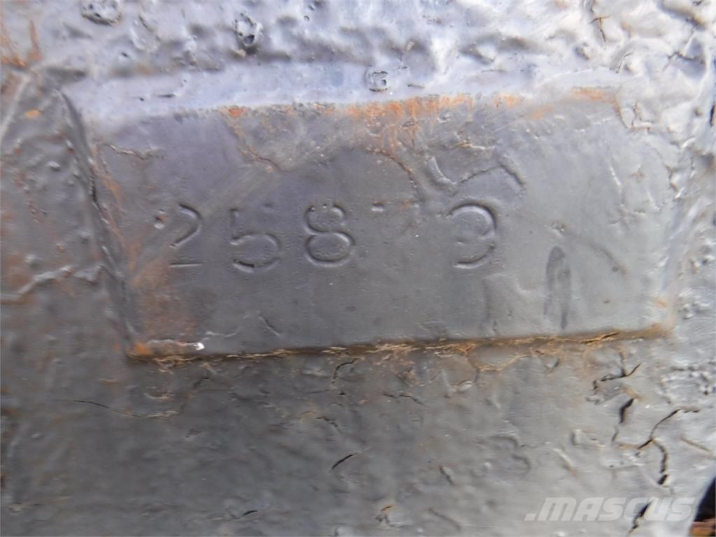 Northwest 70-D Tracked cranes