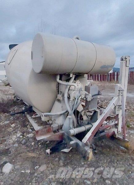  _JINÉ (SK) Kurta Concrete trucks