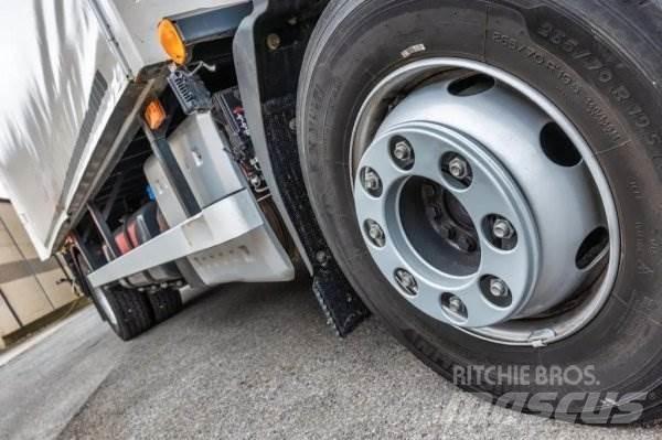 Volvo FL 210 Crane trucks