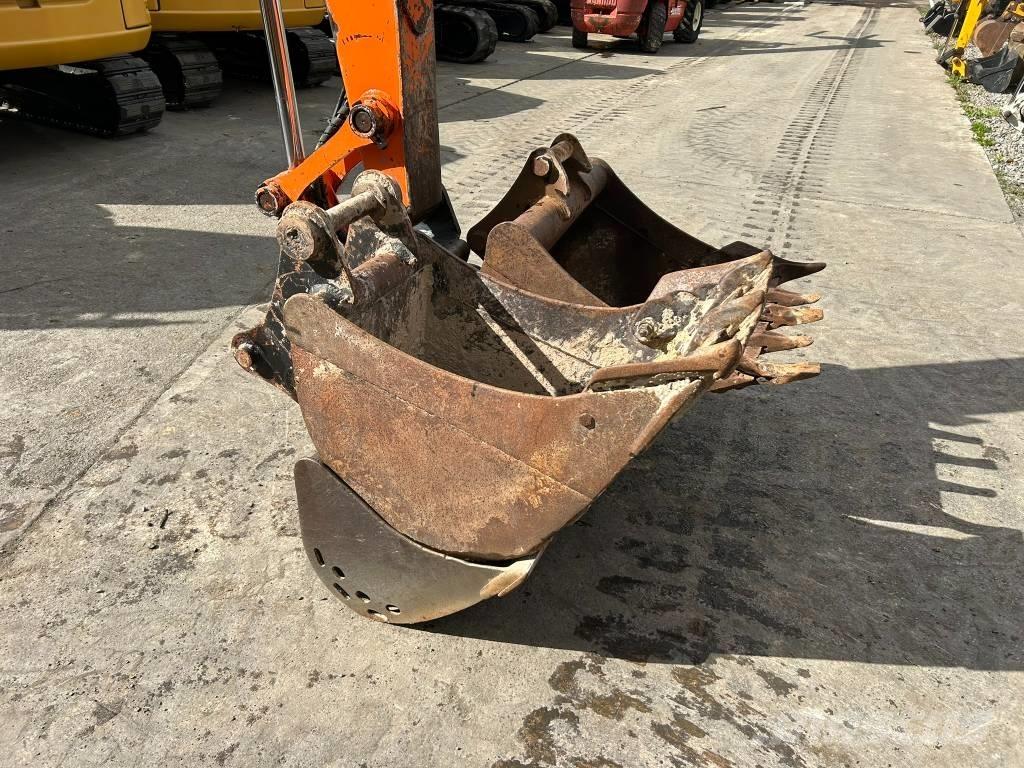 Hitachi ZX 80 SB Midi excavators  7t - 12t