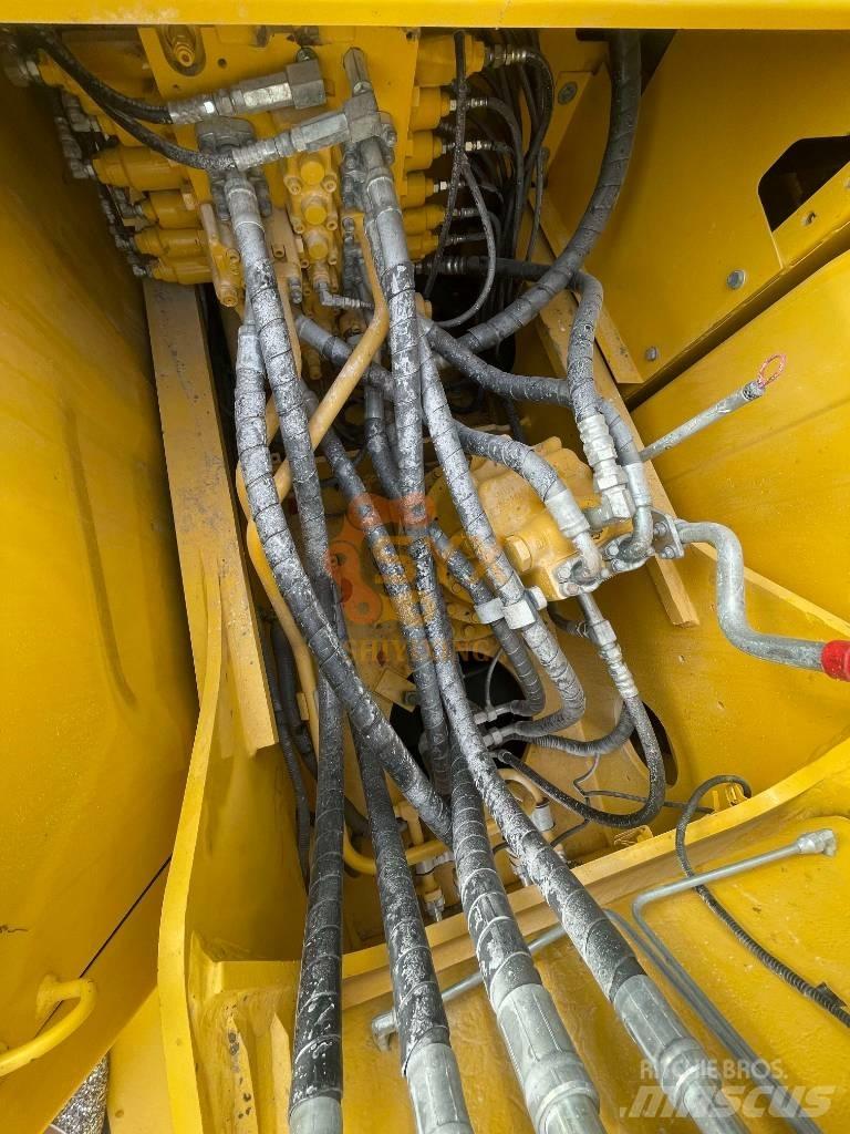 Komatsu PC 200-8 Crawler excavators