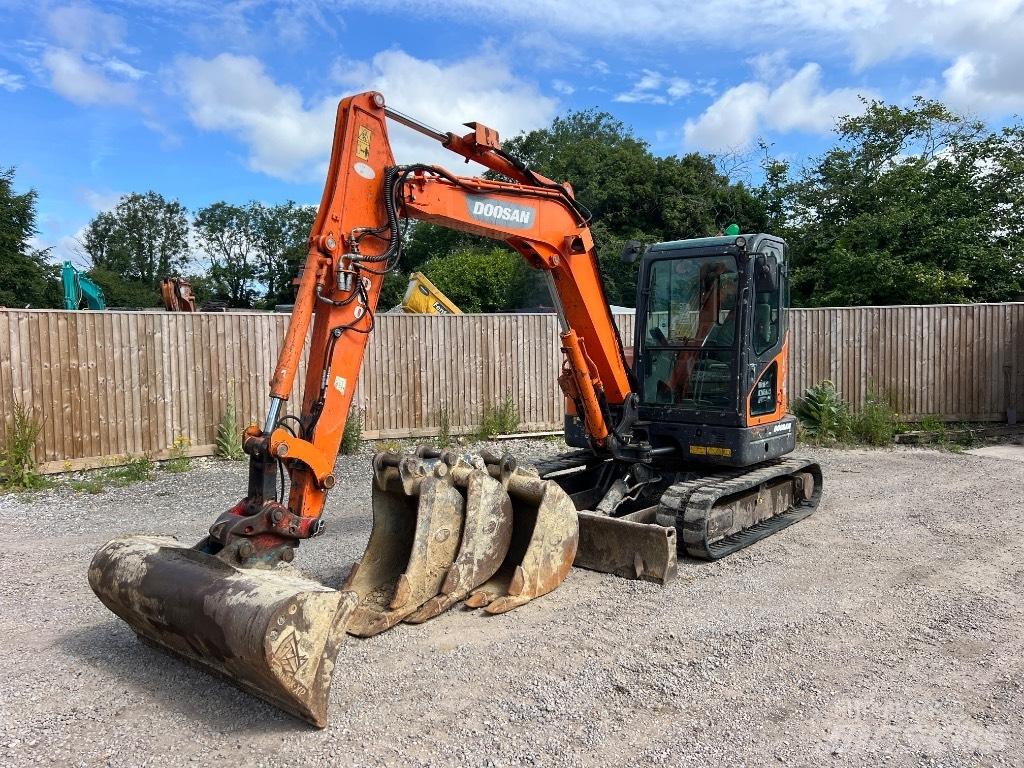 Doosan DX 63-3 Mini excavators < 7t