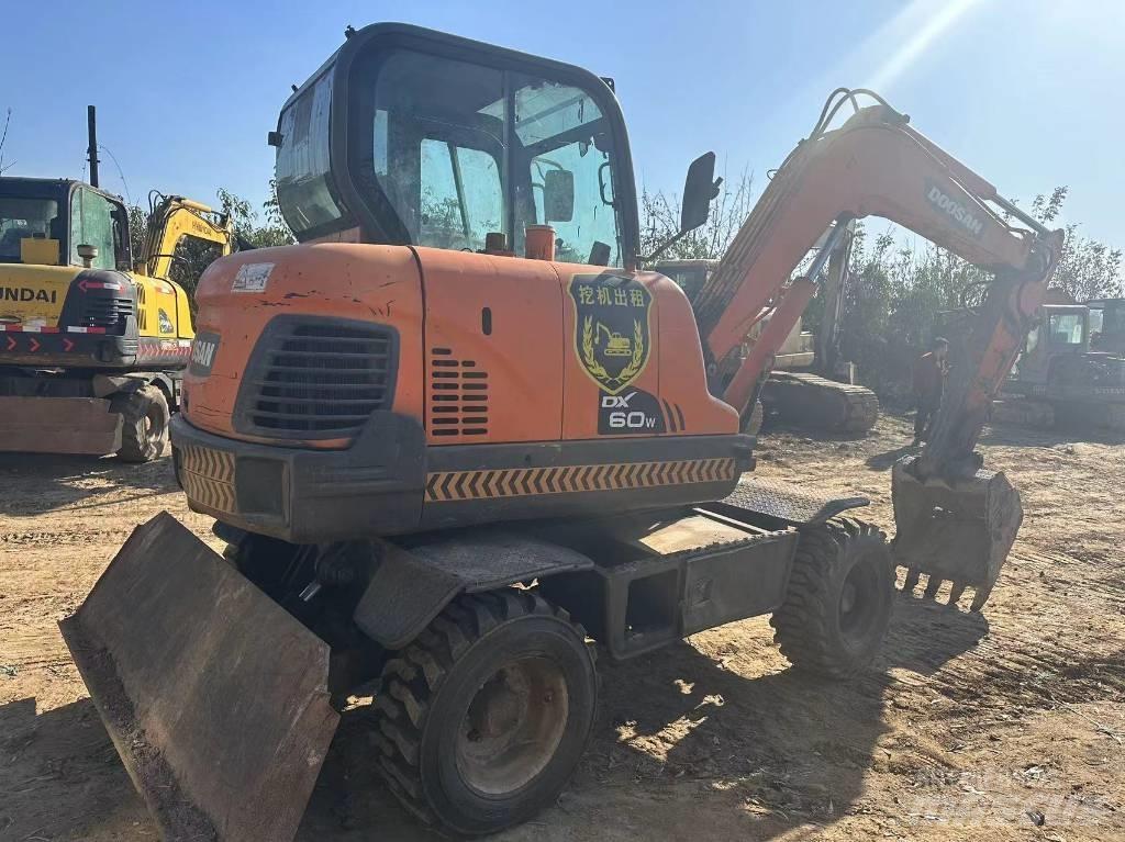 Doosan DX60W Mini excavators < 7t