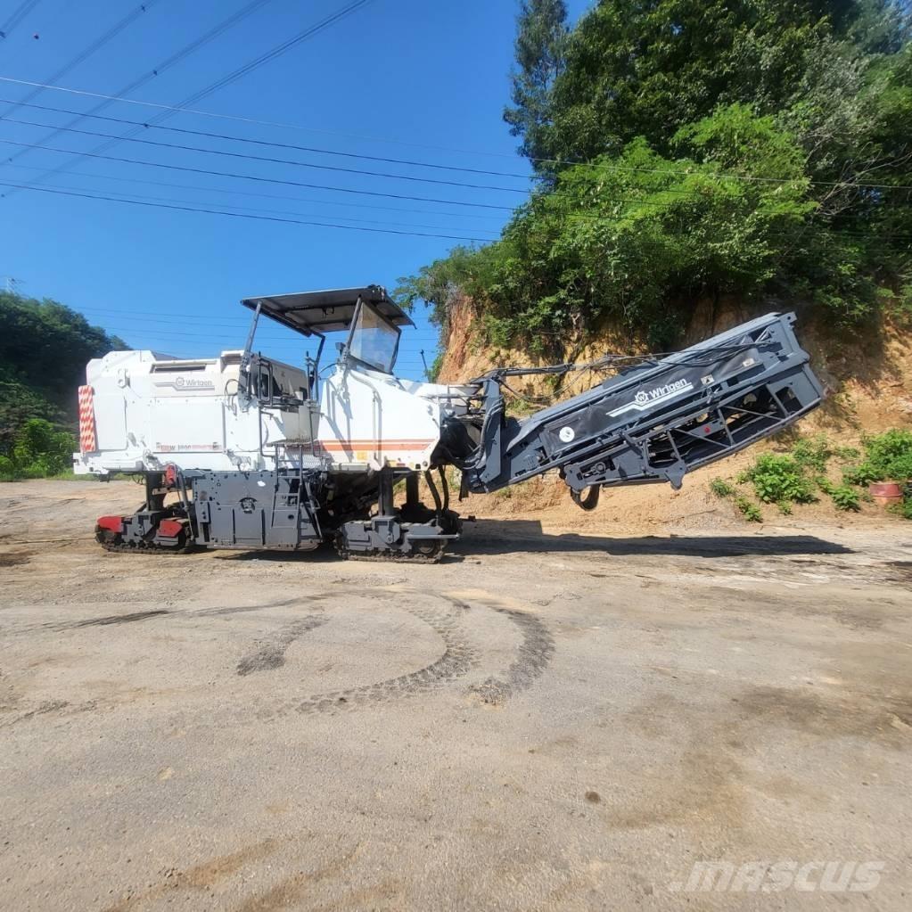 Wirtgen W 1900 Asphalt cold milling machines