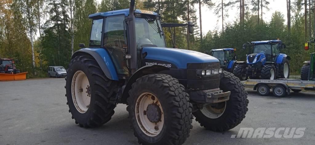 New Holland 8560 RC Tractors