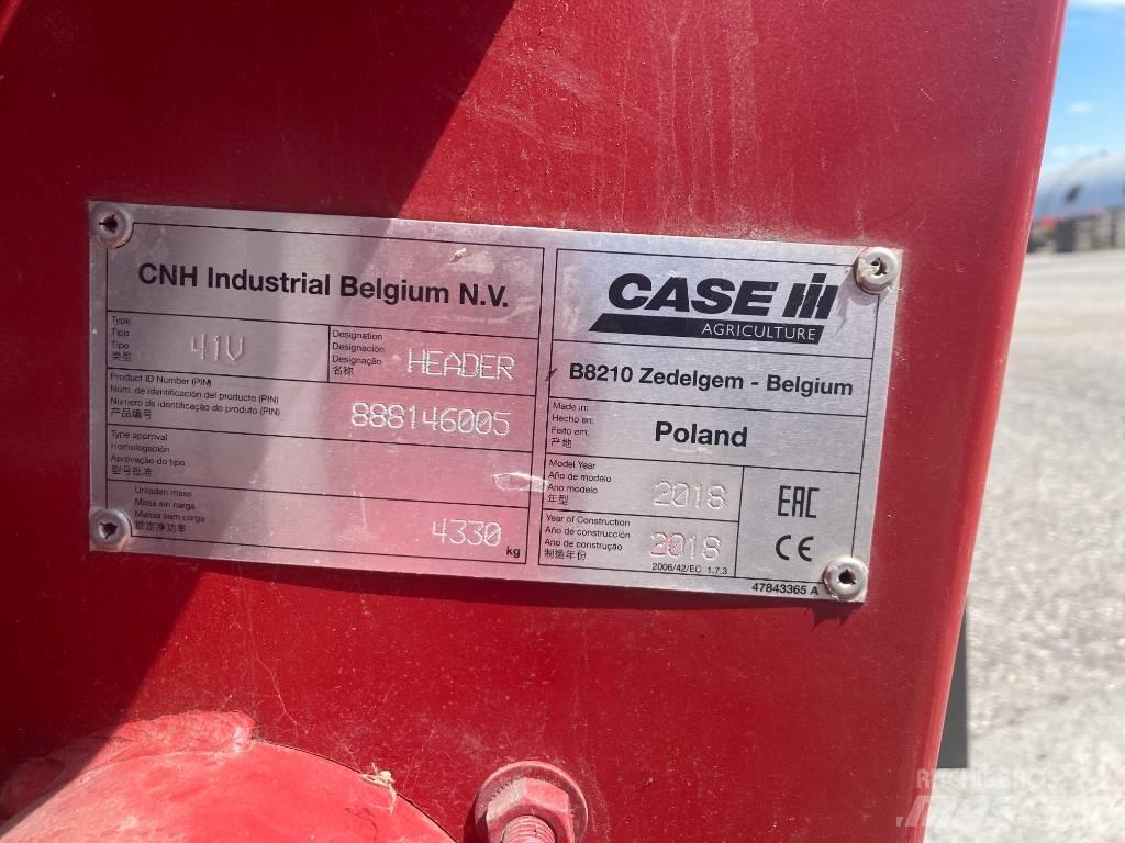 Case IH 3050 Combine harvester heads