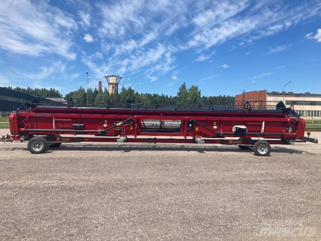 Case IH 3050 Combine harvester heads