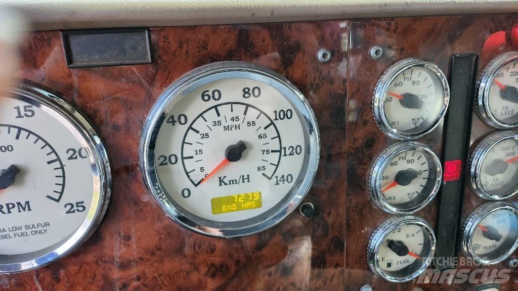 International 5900 Truck Tractor Units