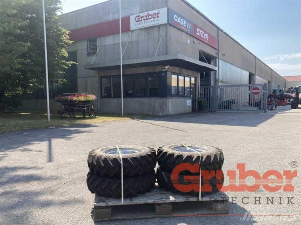Striegel Bereifung Self loading trailers