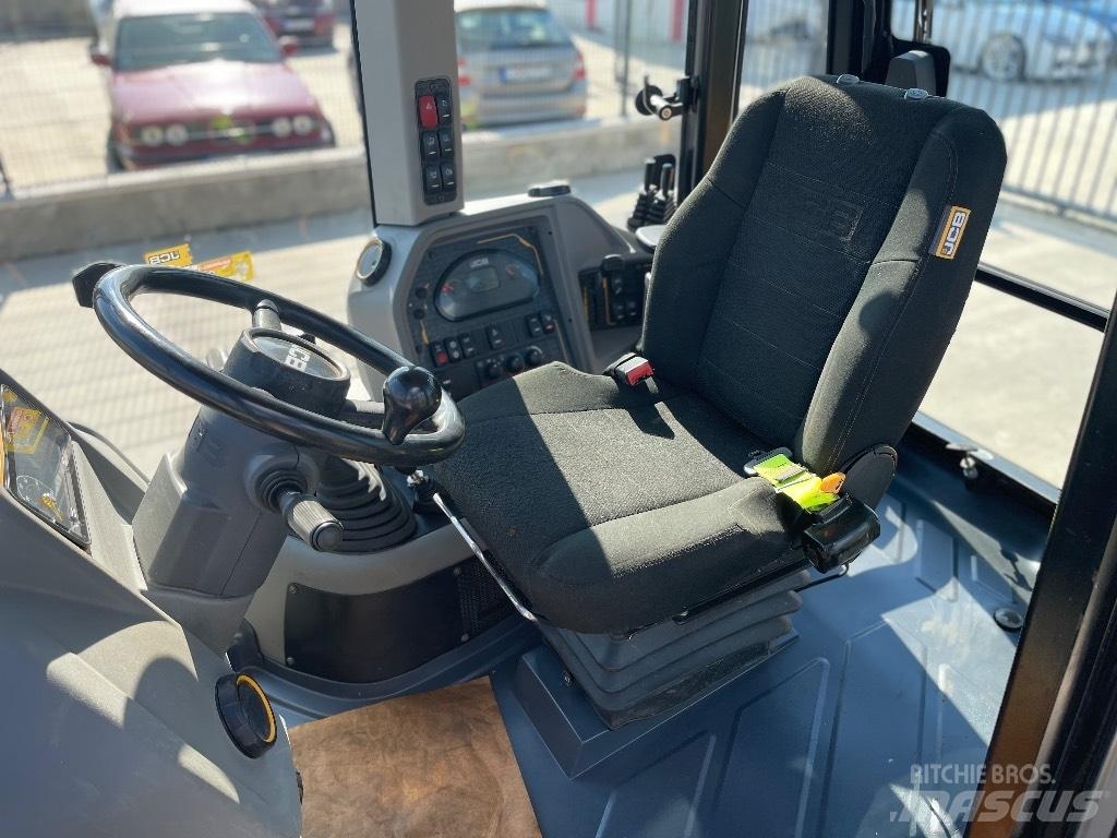 JCB 3 CX / compact TLB's