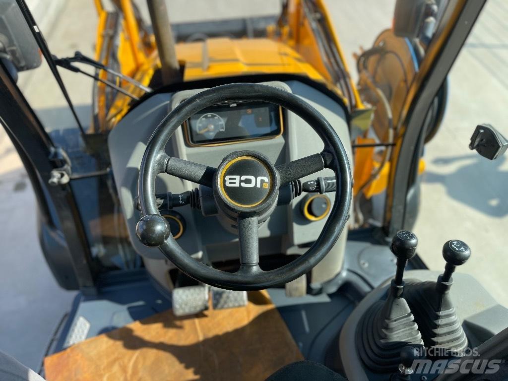 JCB 3 CX / compact TLB's