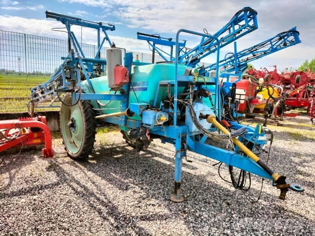 Berthoud ALBA V 2200 Sprayer fertilizers