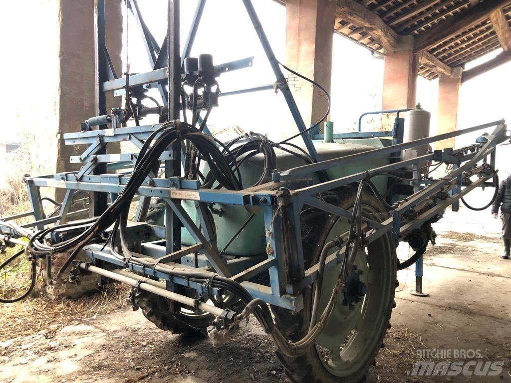 Berthoud ALBA V 2200 Sprayer fertilizers