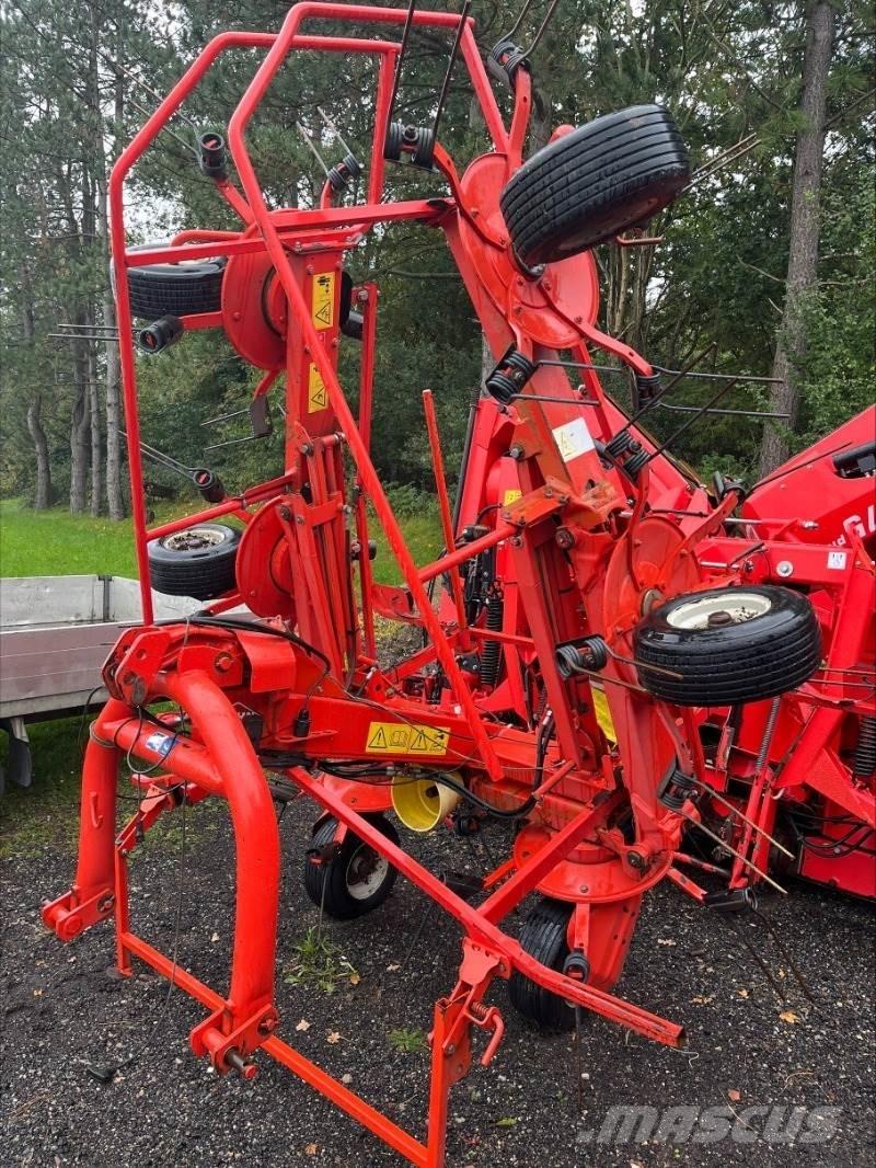 Kuhn GF 5902 Rakes and tedders